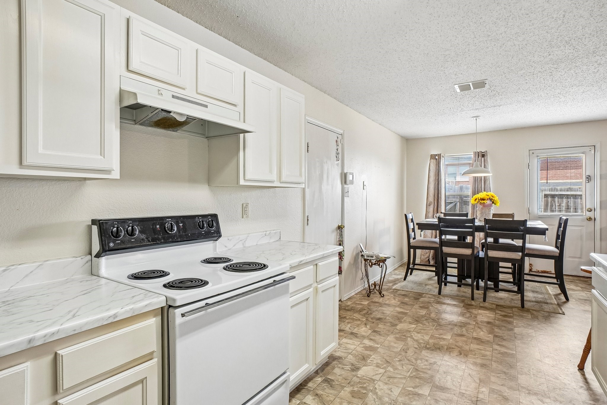 659 Pondview Drive