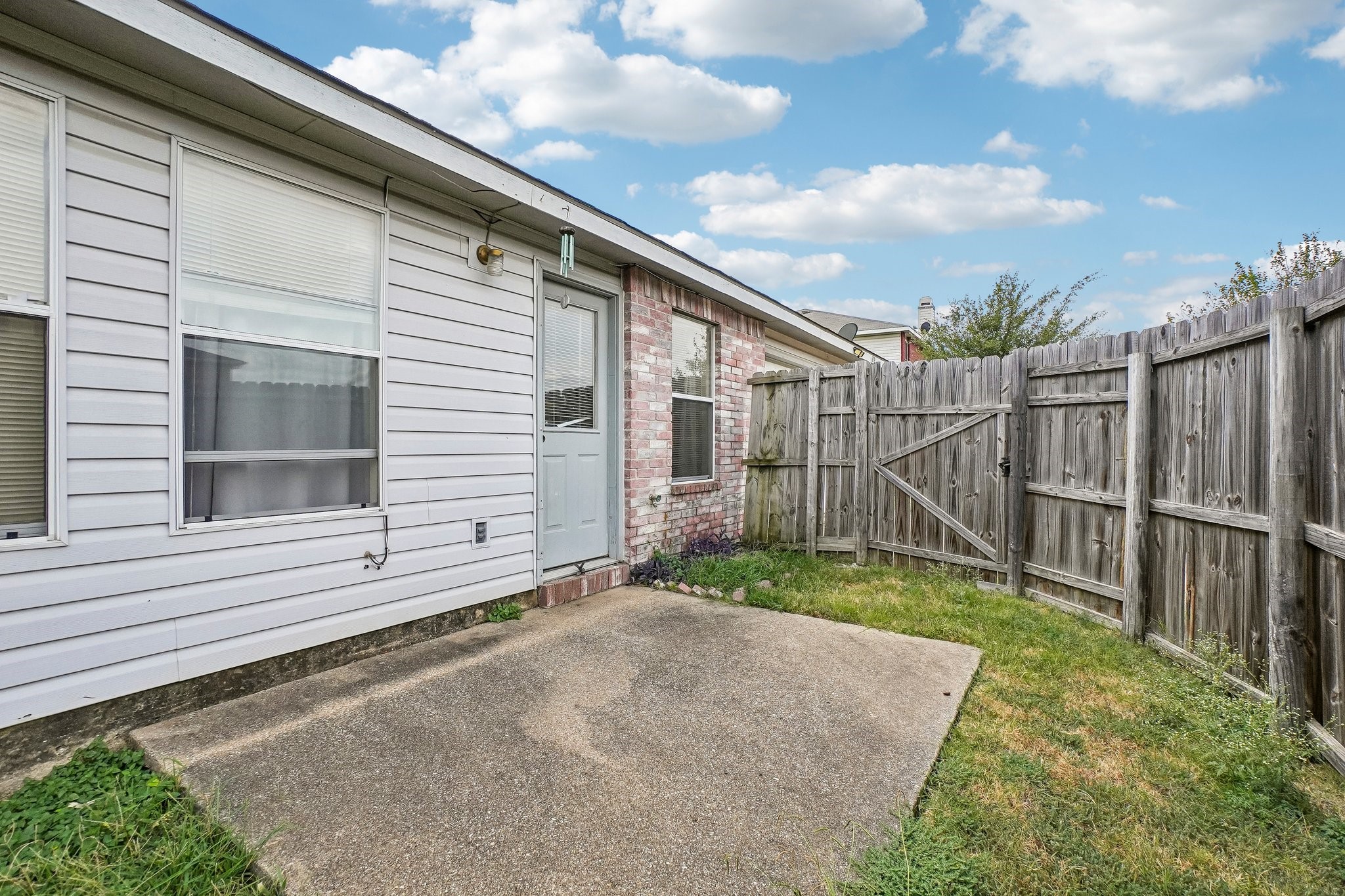 659 Pondview Drive