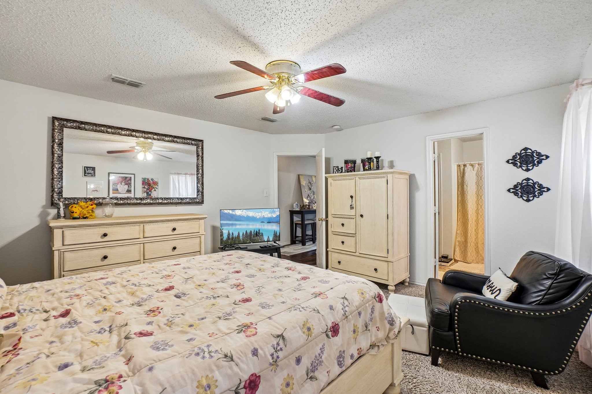 659 Pondview Drive