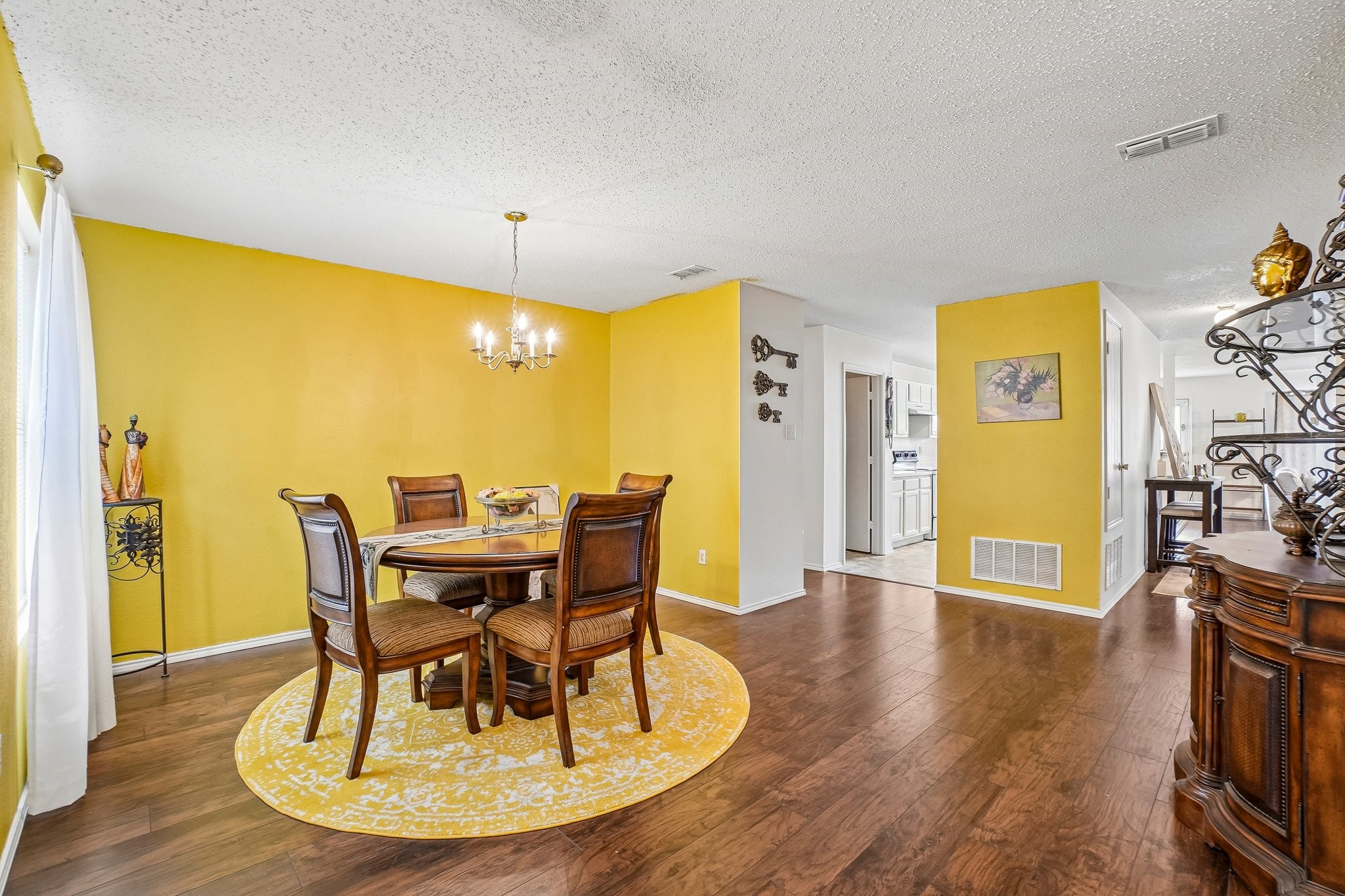 659 Pondview Drive
