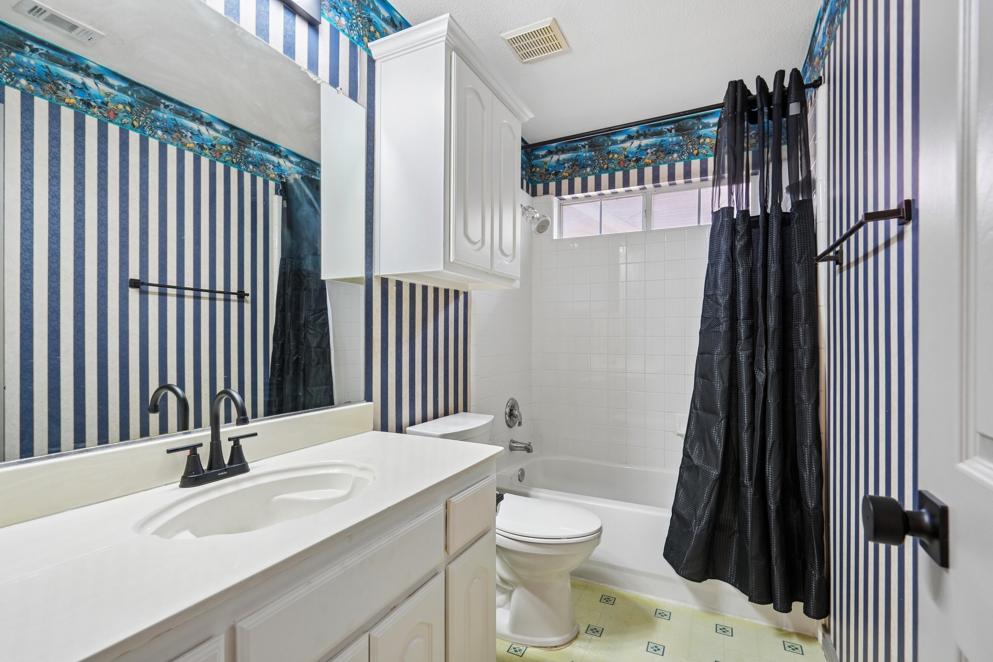 1517 Mountain Laurel Lane