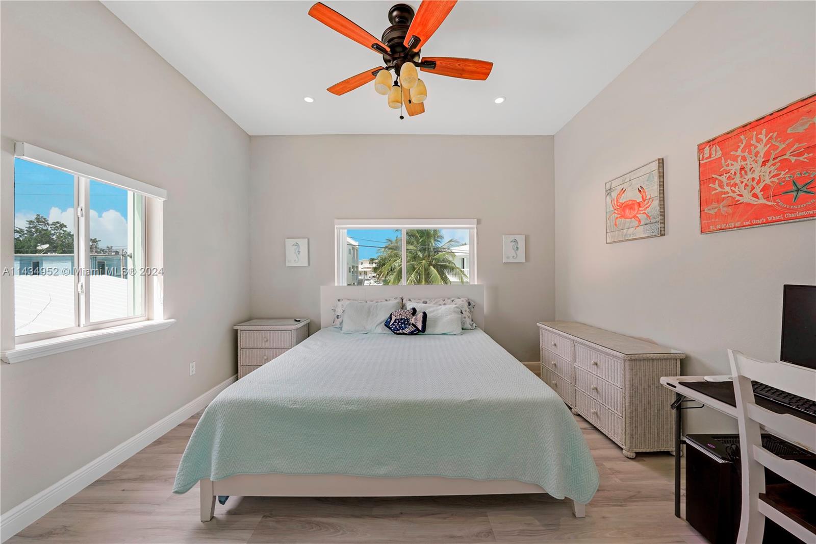 706 Grouper Ln