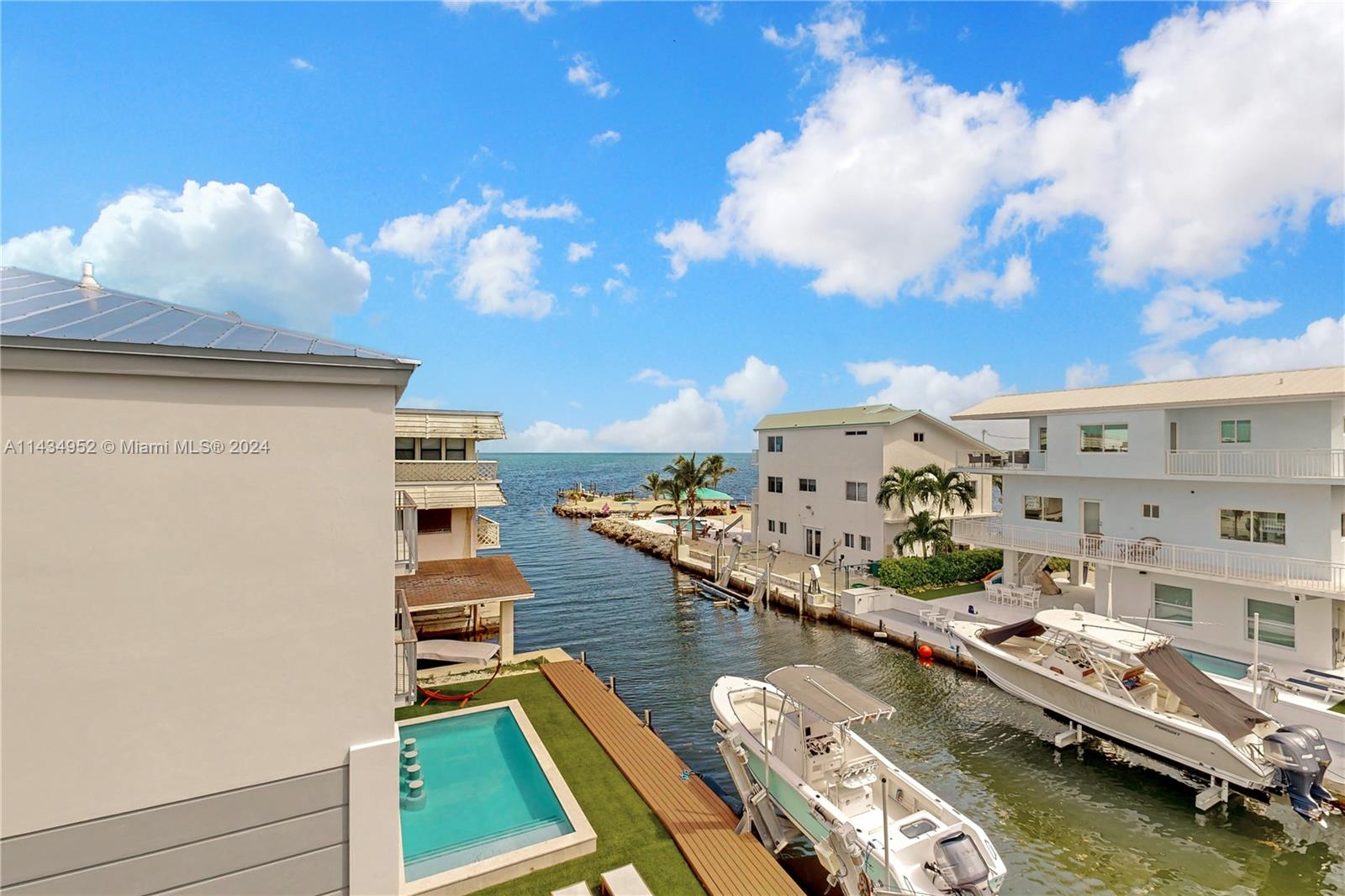 706 Grouper Ln