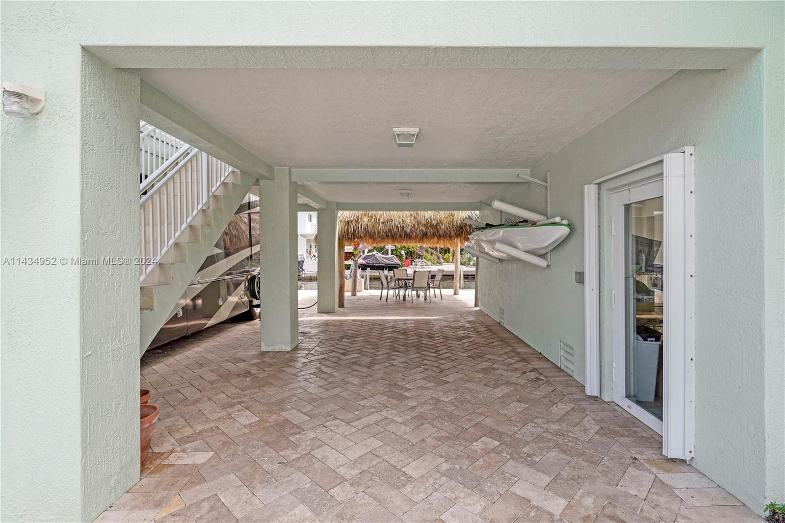 706 Grouper Ln