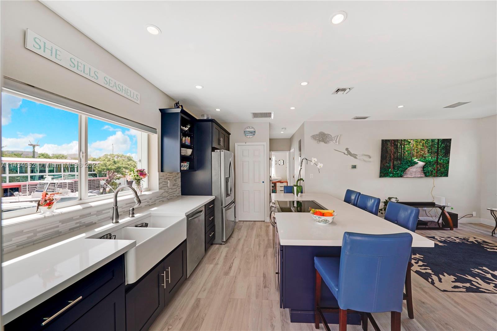 706 Grouper Ln