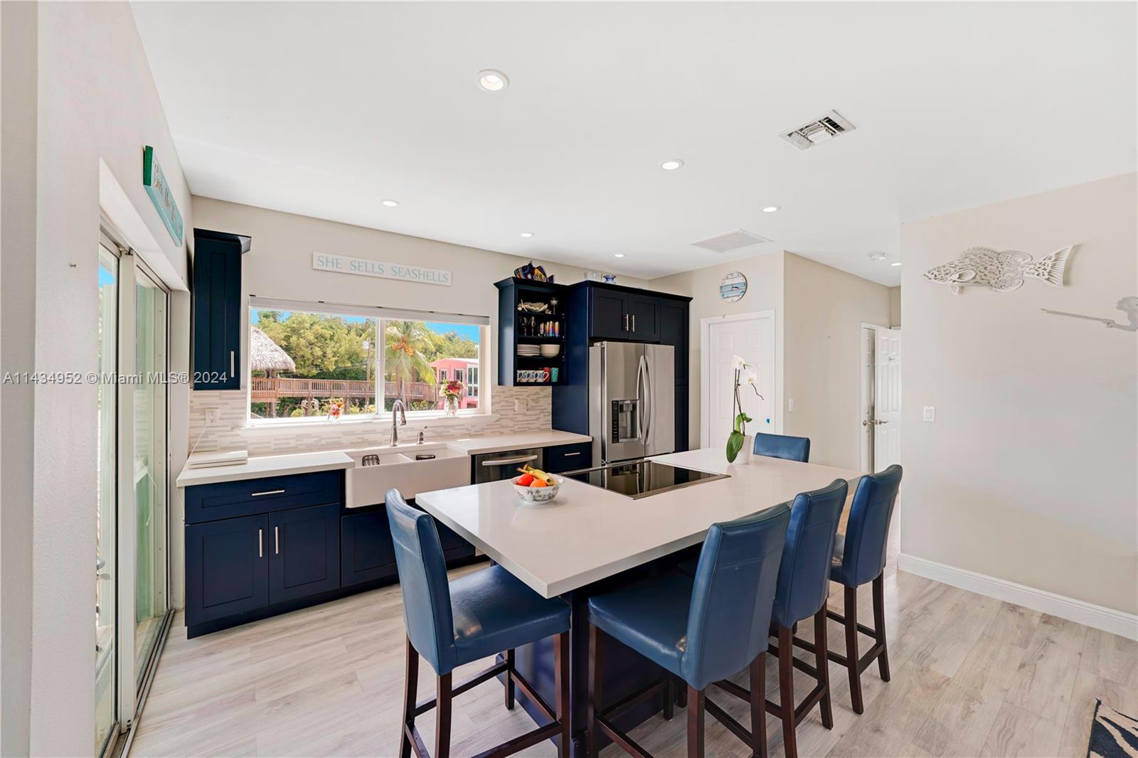 706 Grouper Ln