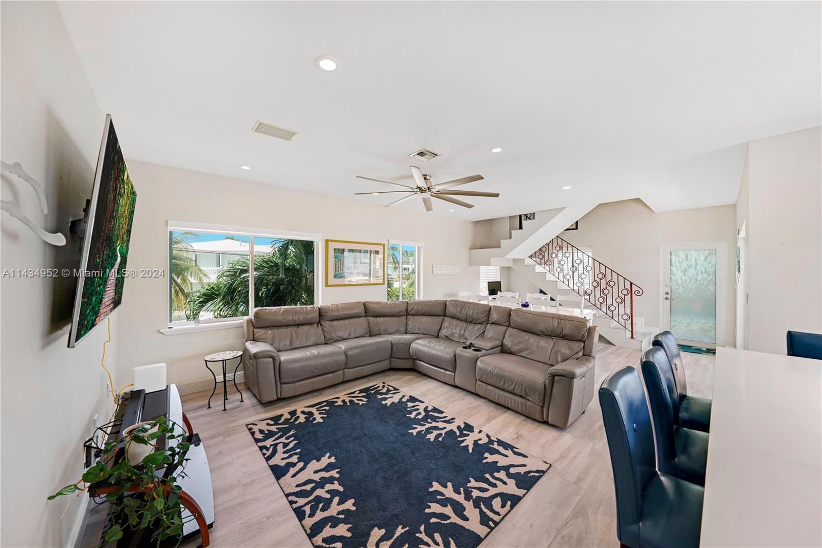 706 Grouper Ln