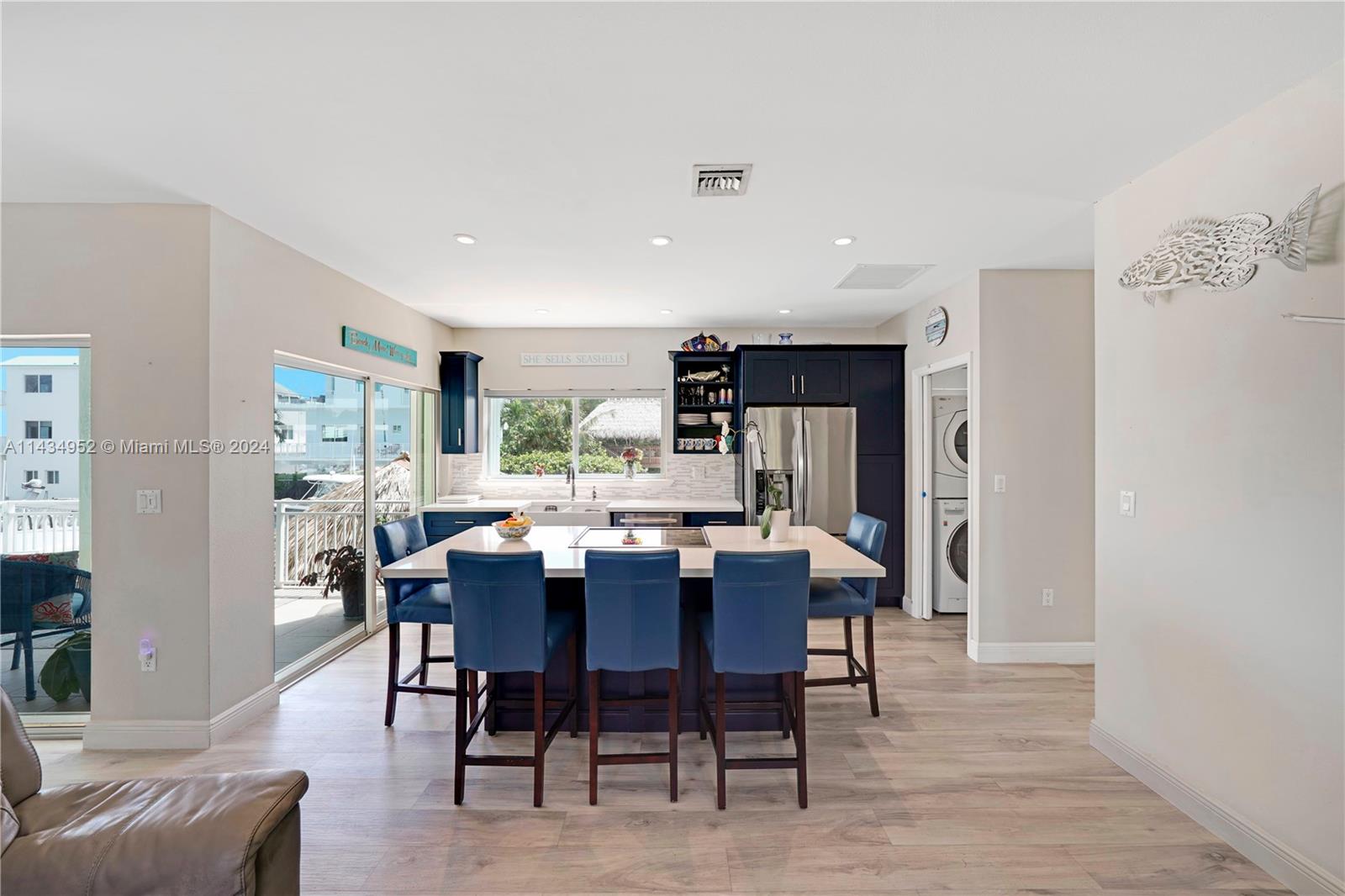 706 Grouper Ln