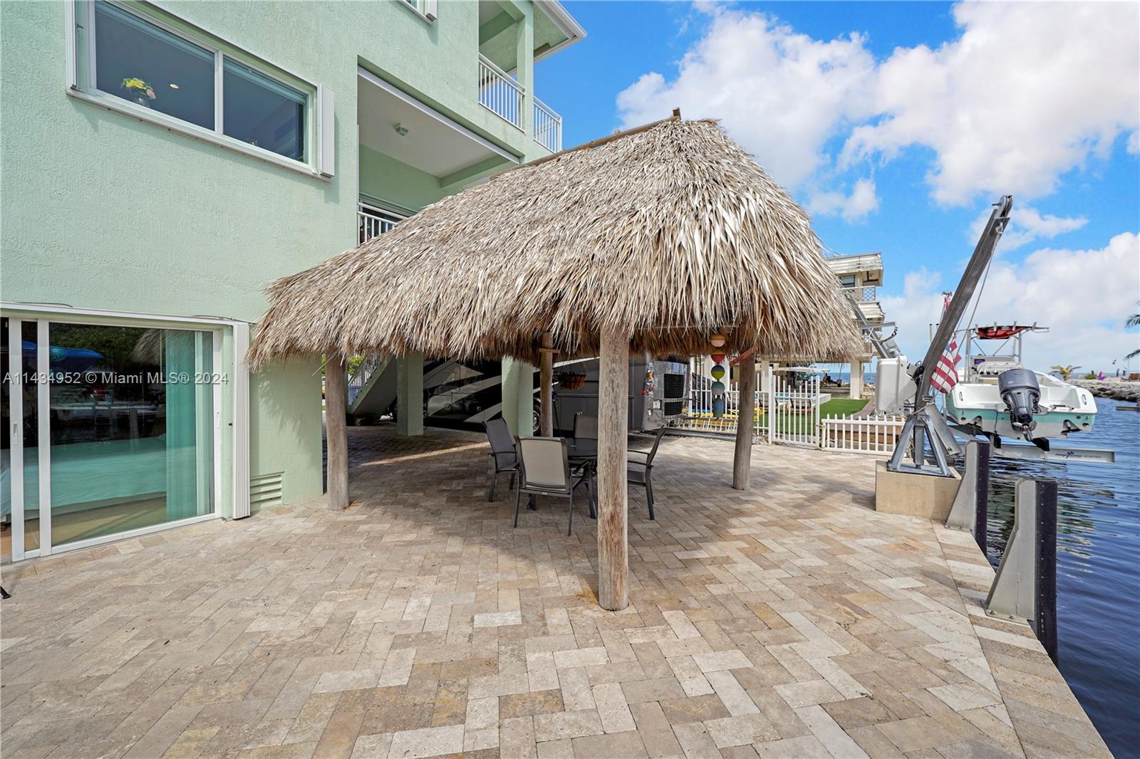 706 Grouper Ln