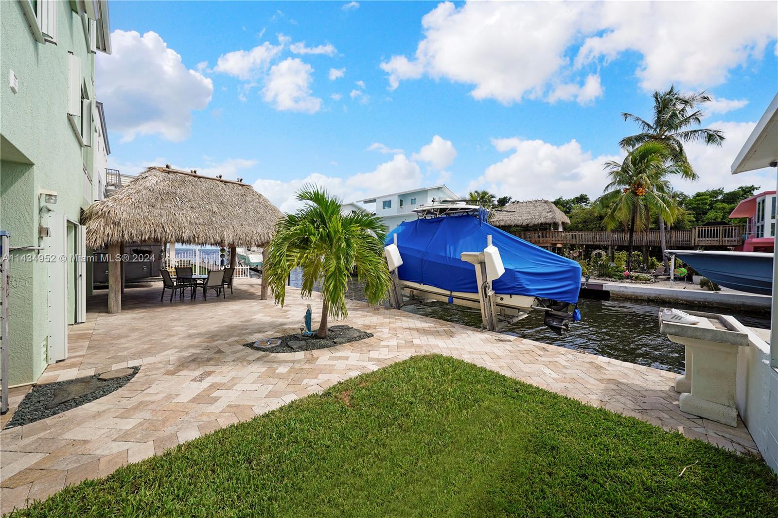 706 Grouper Ln