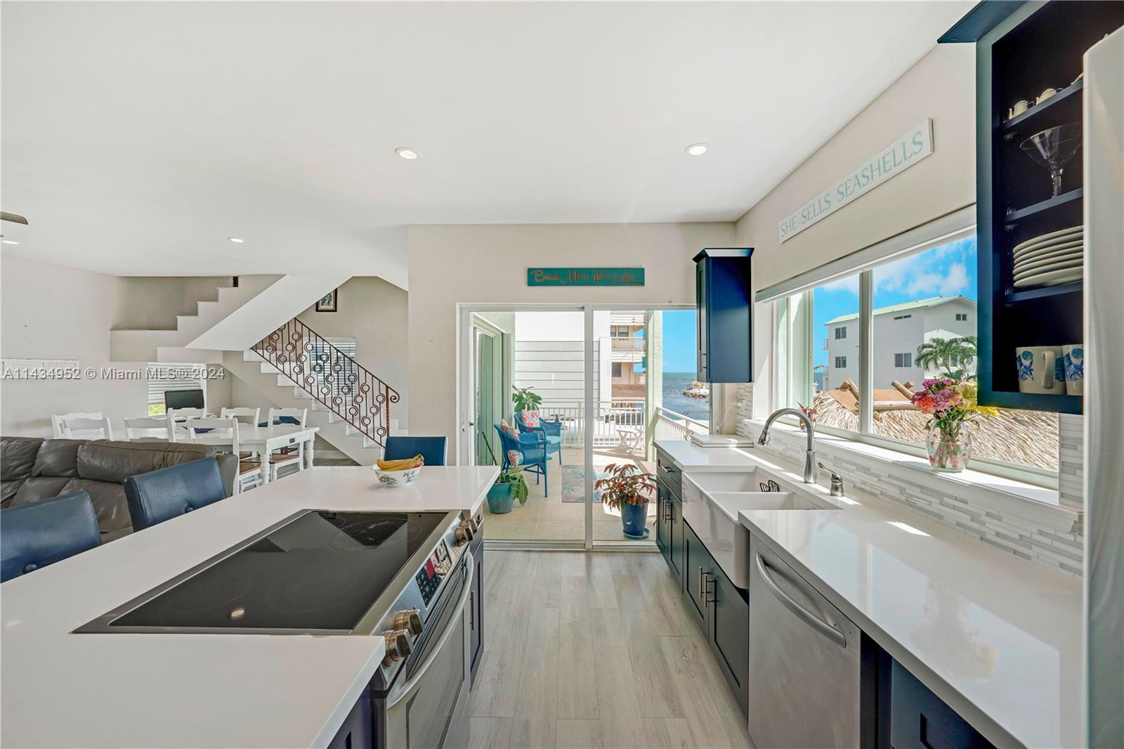 706 Grouper Ln