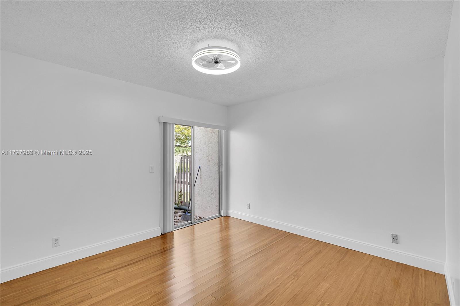 616 Woodgate Cir # D