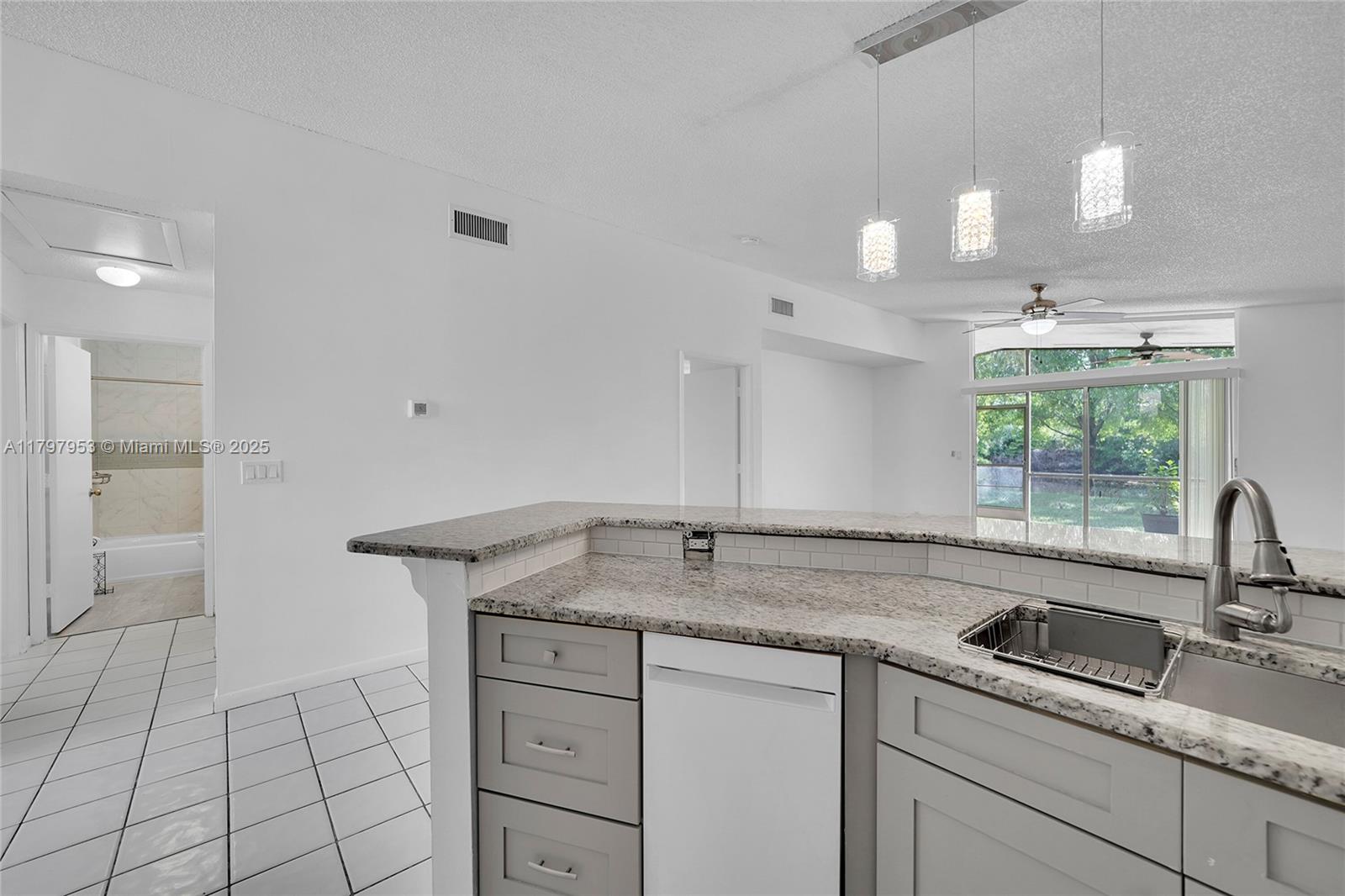 616 Woodgate Cir # D