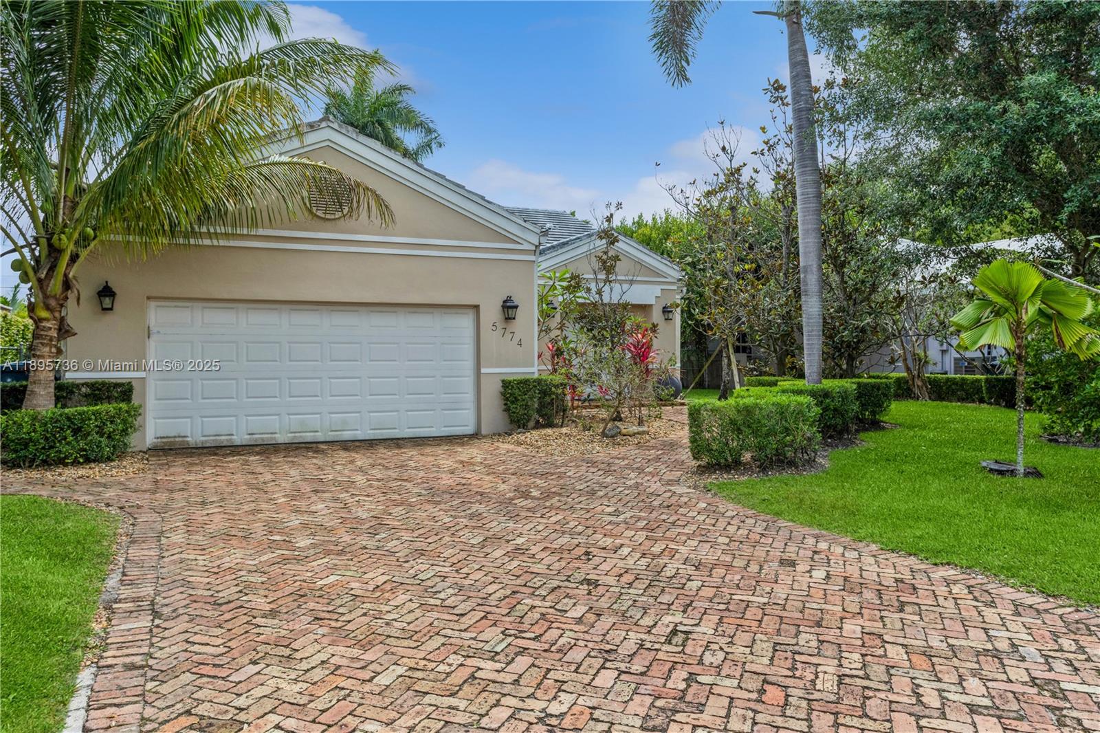 5774 SW 76th Ter