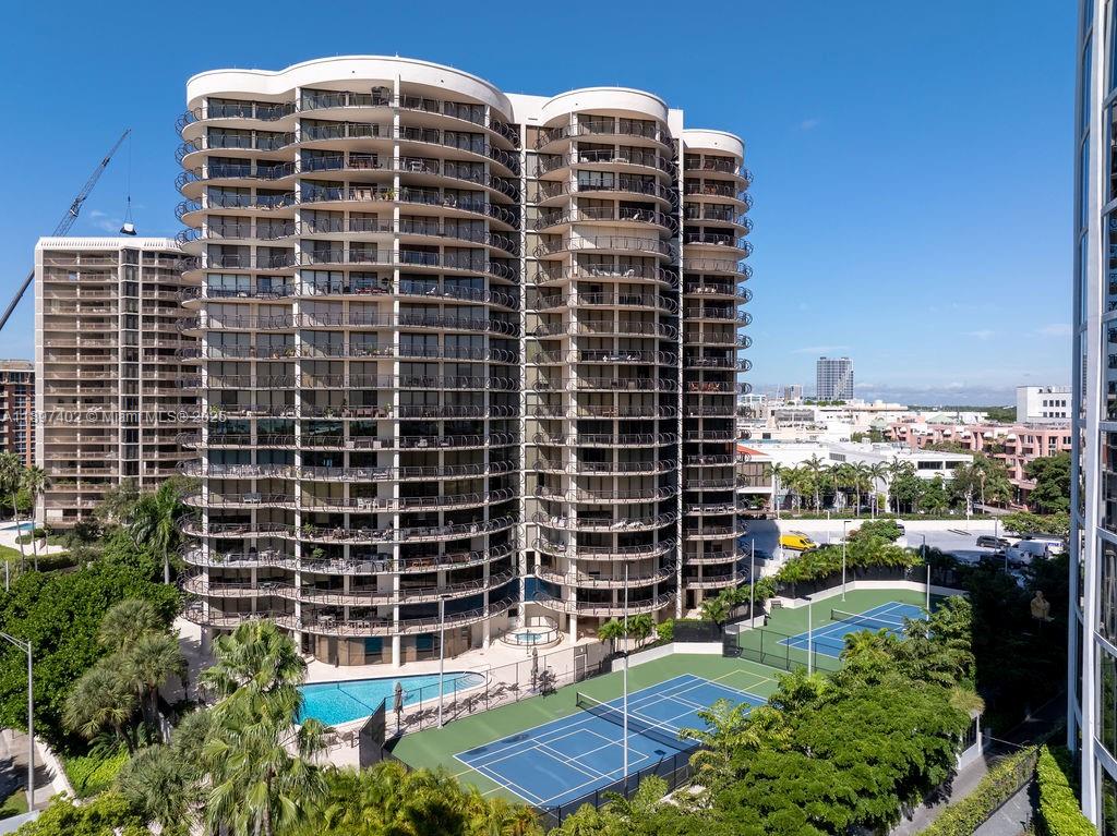 2843 S Bayshore Dr # 4B