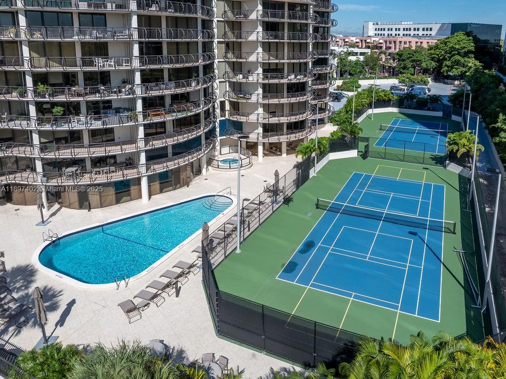2843 S Bayshore Dr # 4B