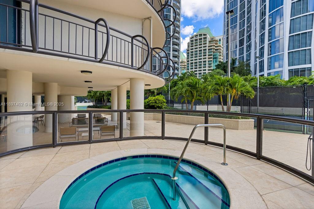 2843 S Bayshore Dr # 4B