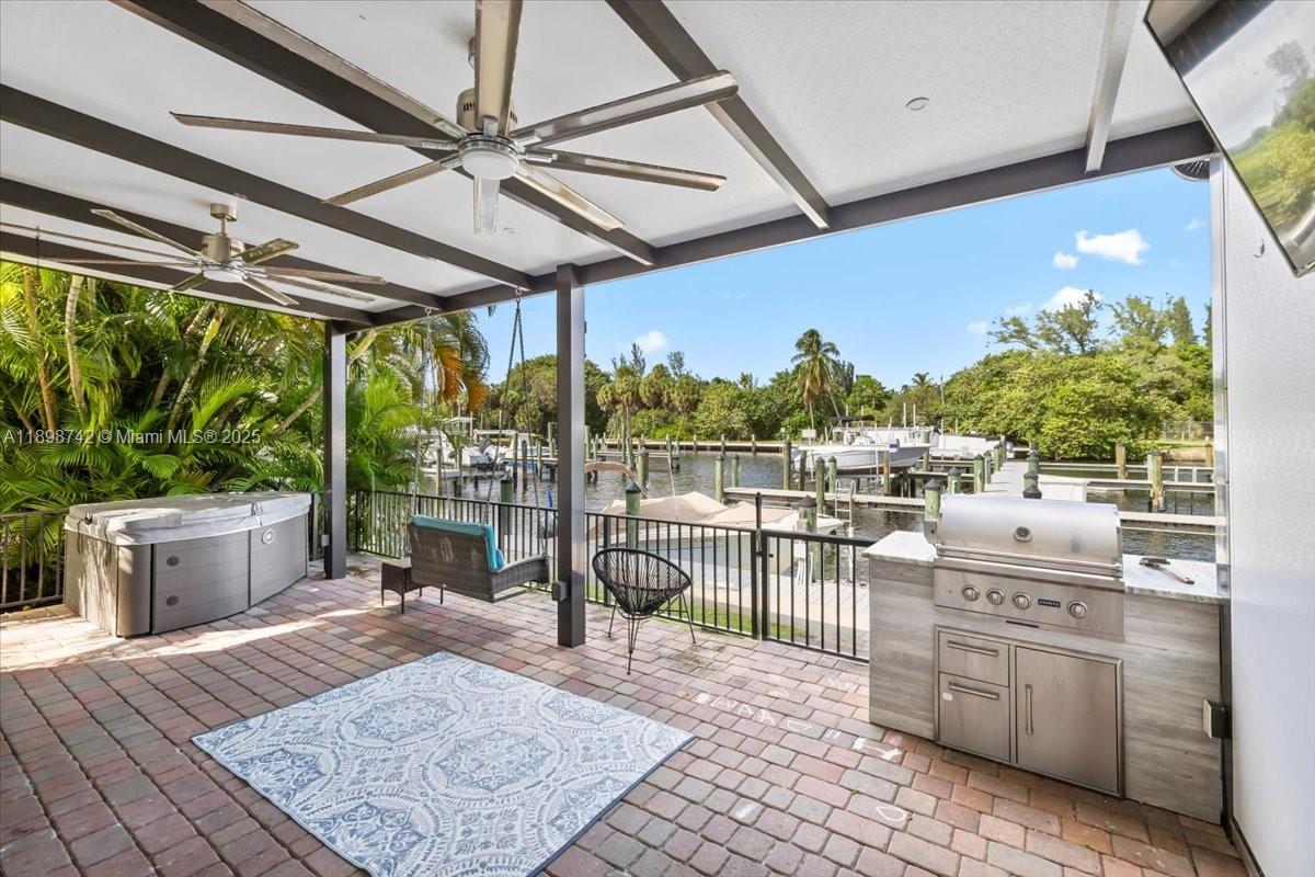 2726 Treasure Cove Cir, Dania Beach