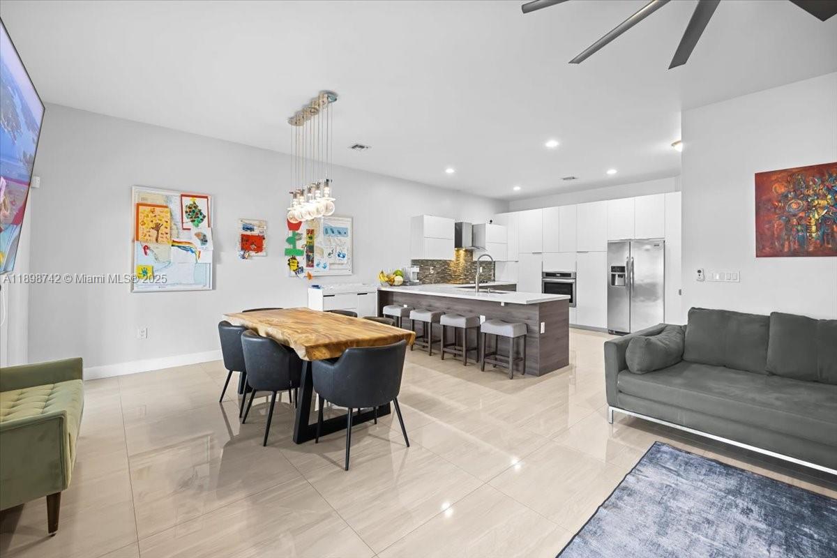 2726 Treasure Cove Cir, Dania Beach