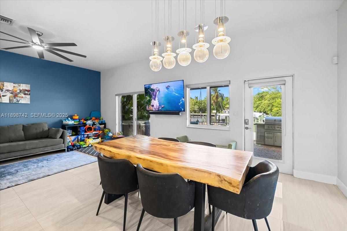 2726 Treasure Cove Cir, Dania Beach