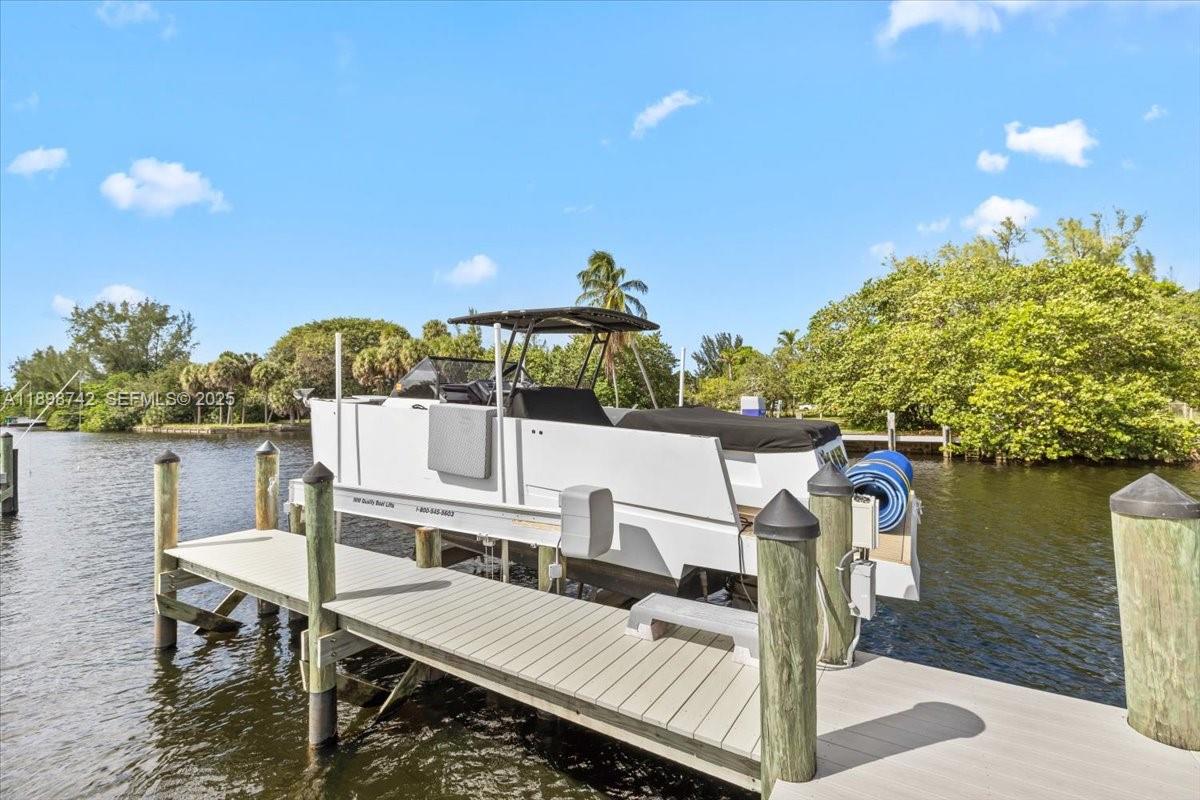 2726 Treasure Cove Cir, Dania Beach