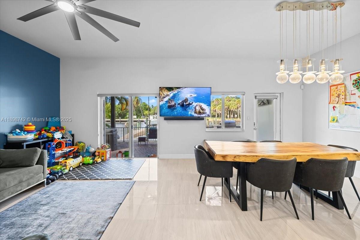 2726 Treasure Cove Cir, Dania Beach