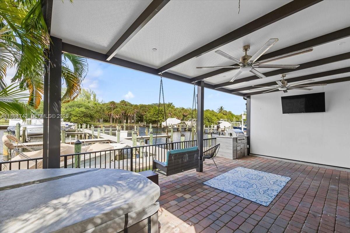2726 Treasure Cove Cir, Dania Beach