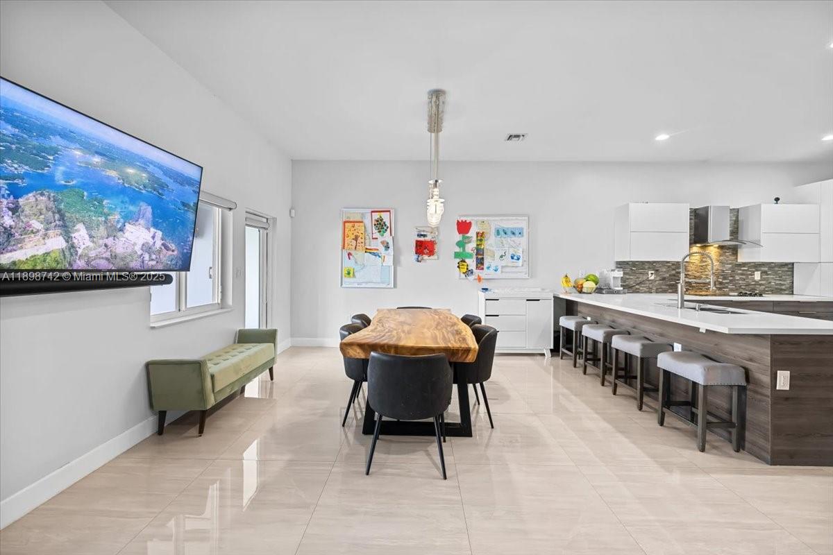 2726 Treasure Cove Cir, Dania Beach