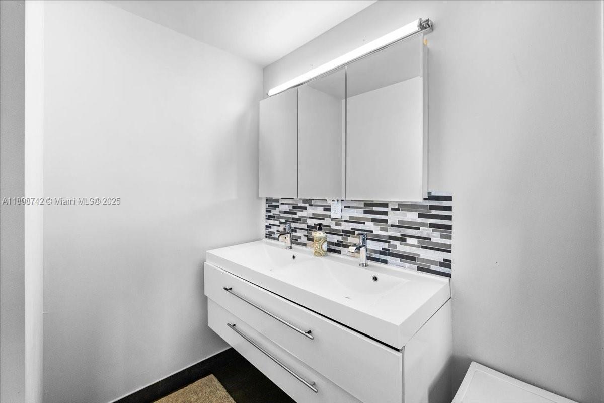 2726 Treasure Cove Cir, Dania Beach