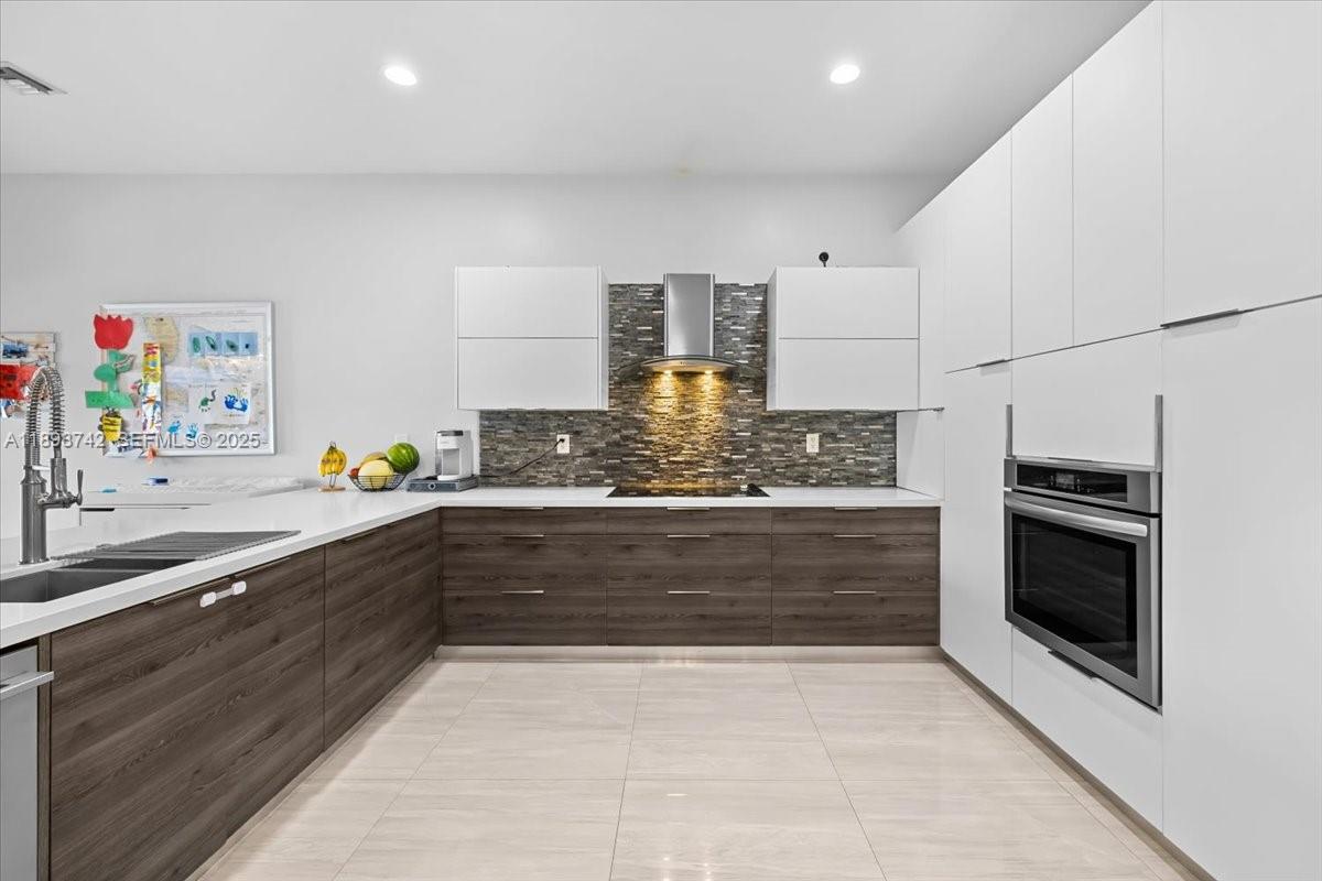 2726 Treasure Cove Cir, Dania Beach