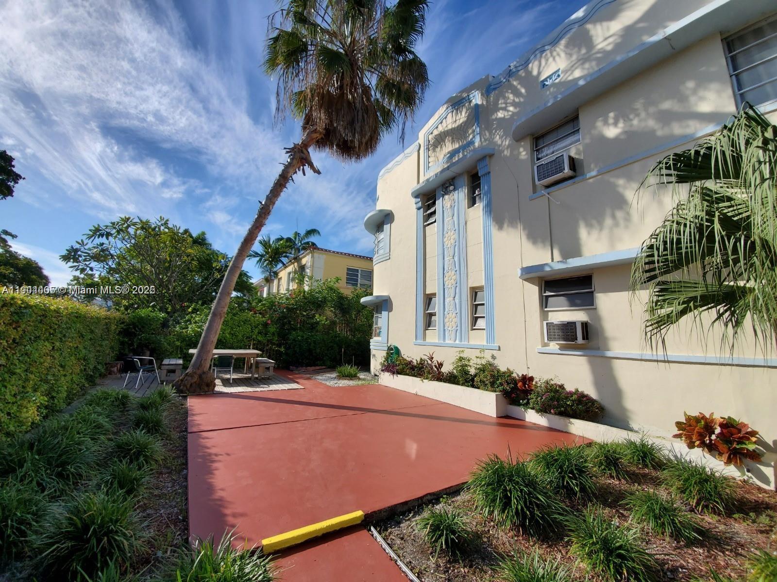 850 Jefferson Ave # 12A