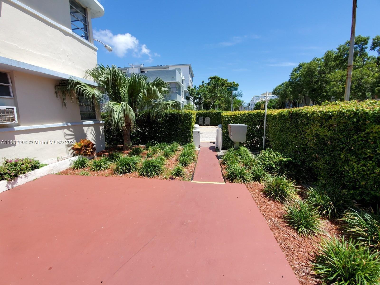 850 Jefferson Ave # 12A
