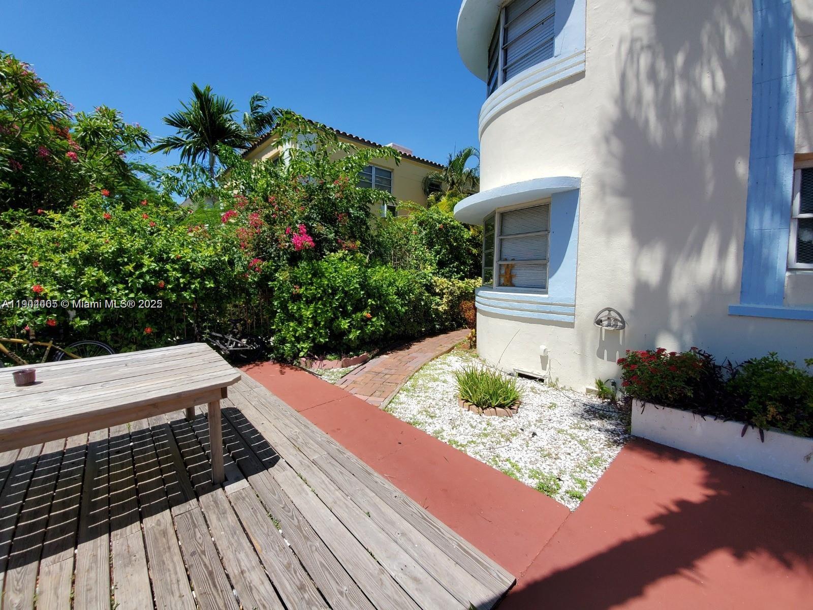 850 Jefferson Ave # 12A