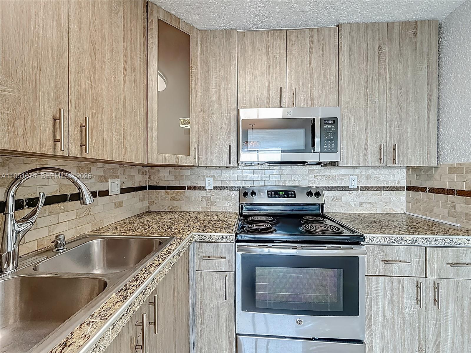 1800 NW 24th Ave # 1020