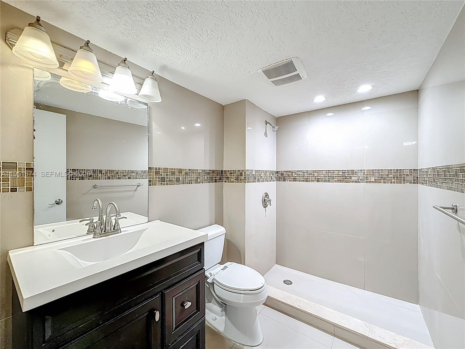 1800 NW 24th Ave # 1020