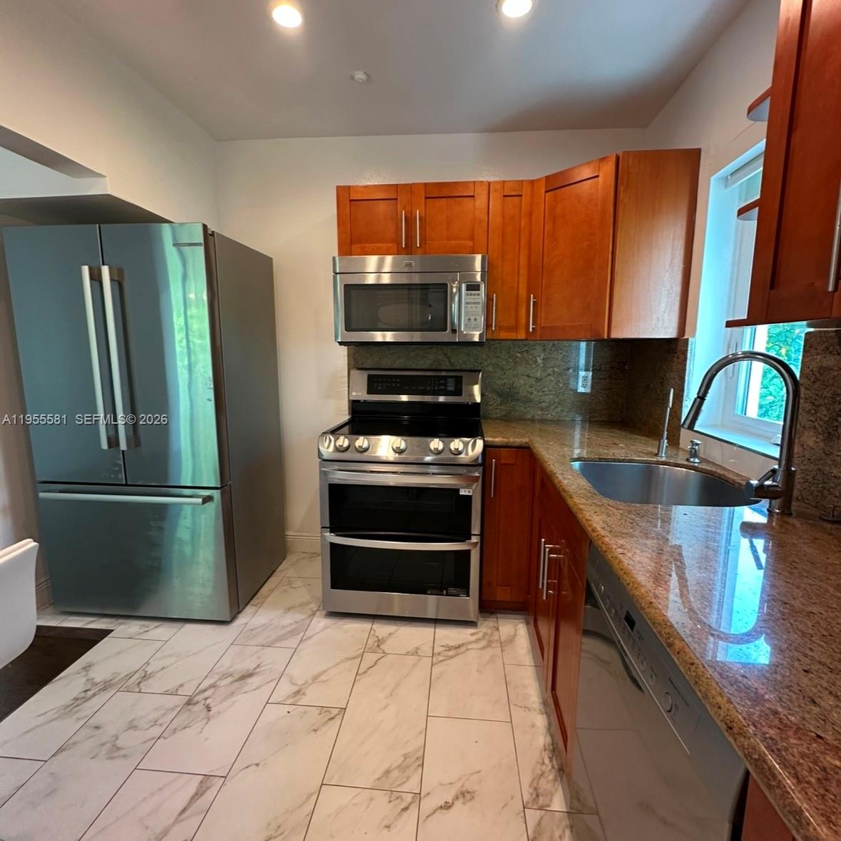 109 Camilo Ave