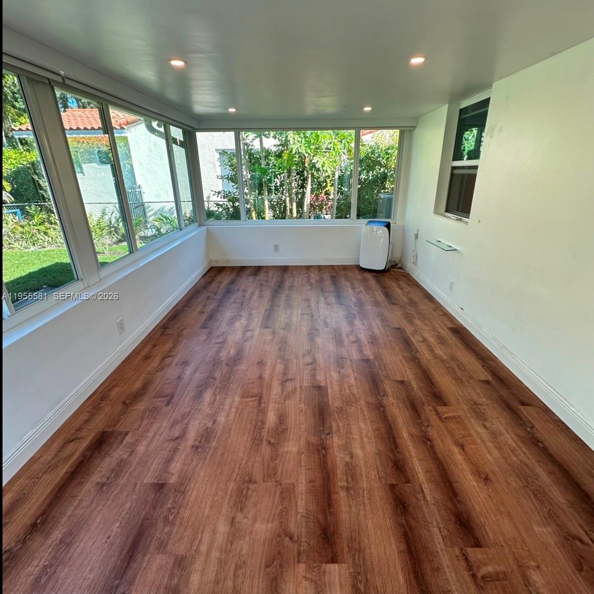 109 Camilo Ave