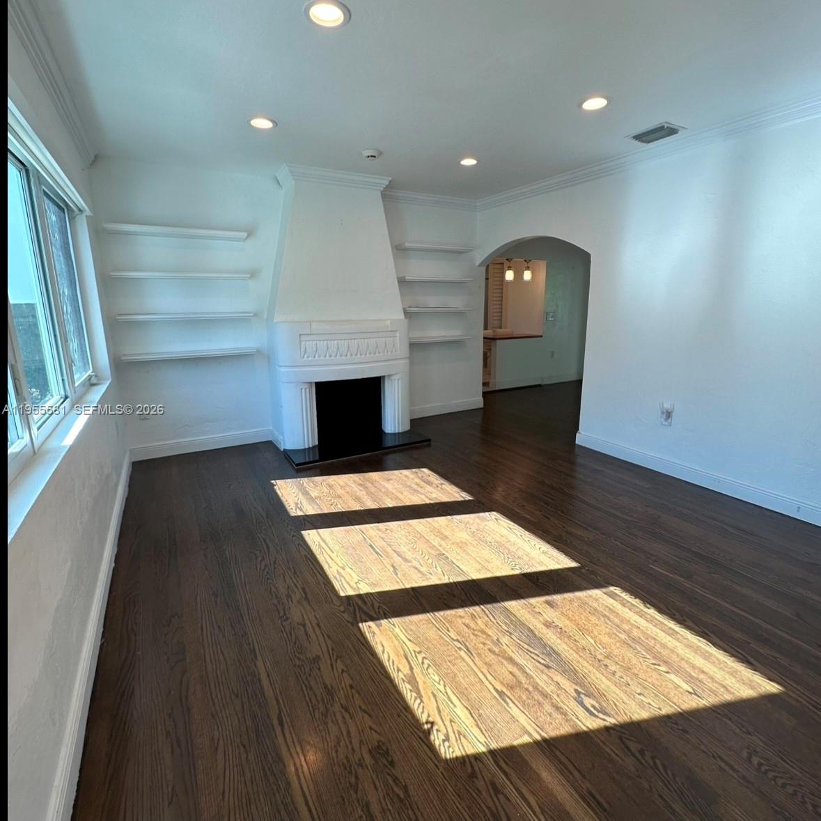 109 Camilo Ave