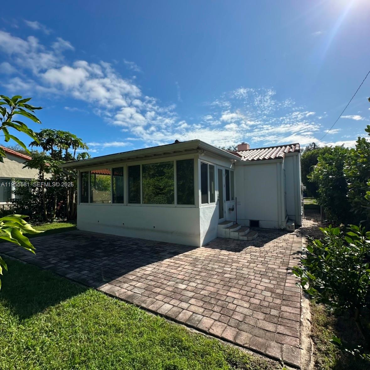 109 Camilo Ave