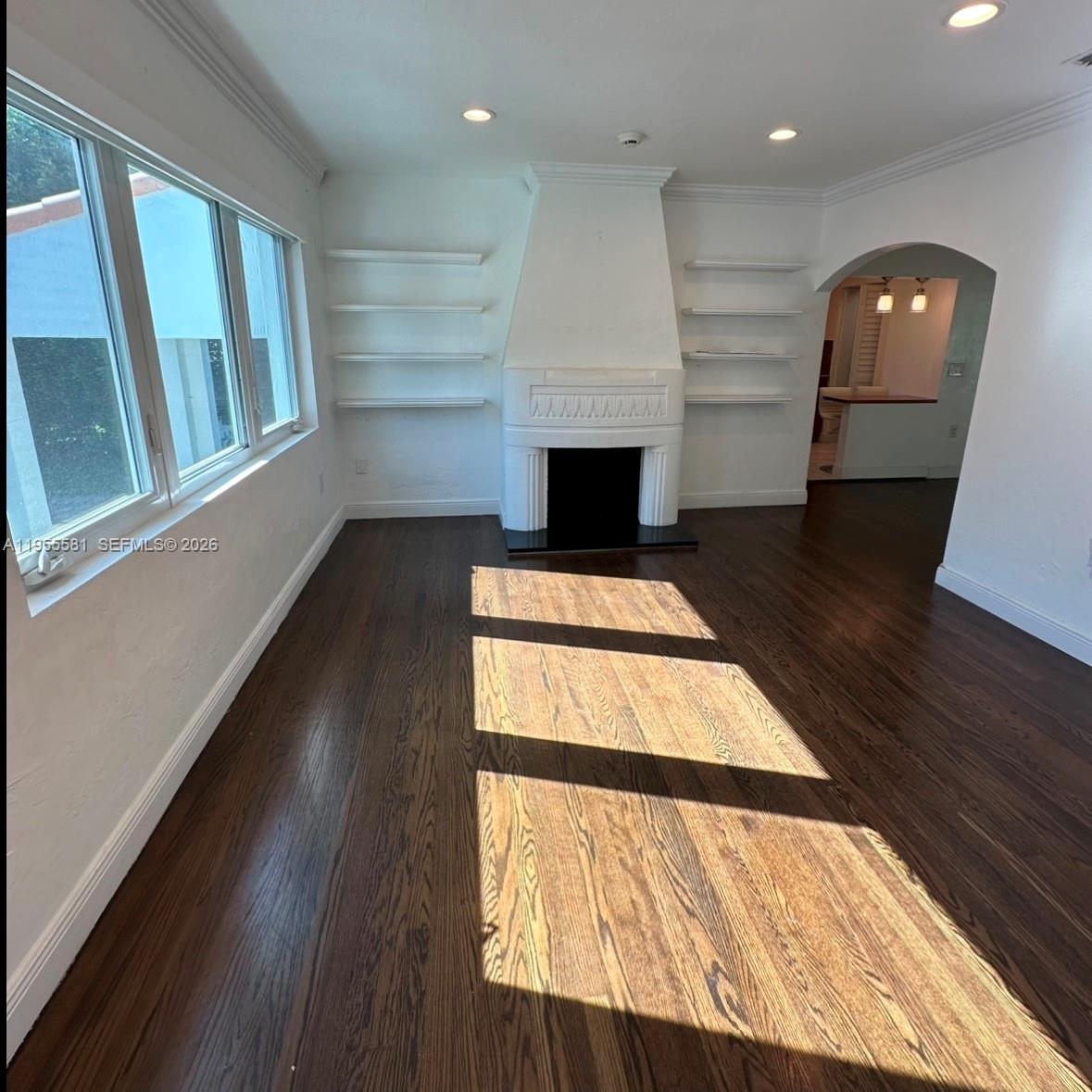 109 Camilo Ave