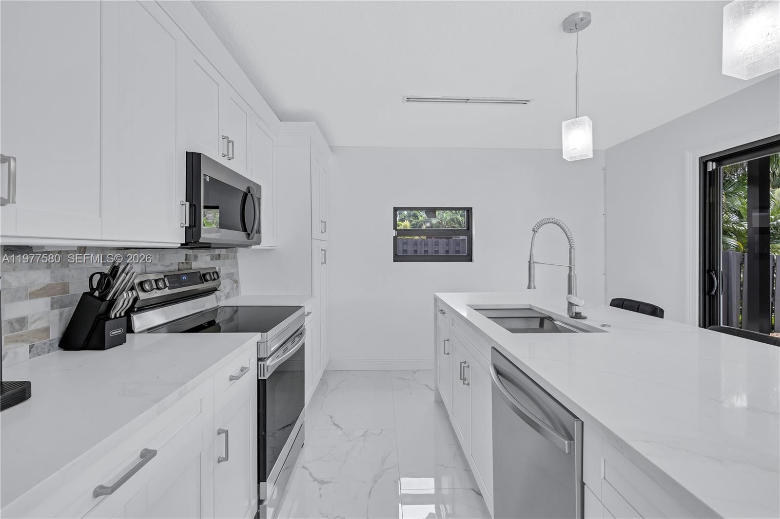 1608 SW 5th Ct
