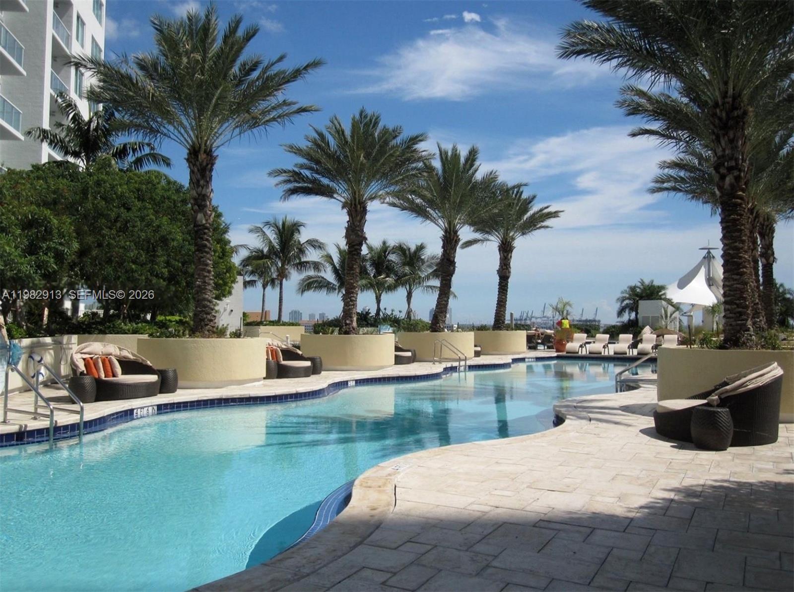 244 Biscayne Blvd # 3305