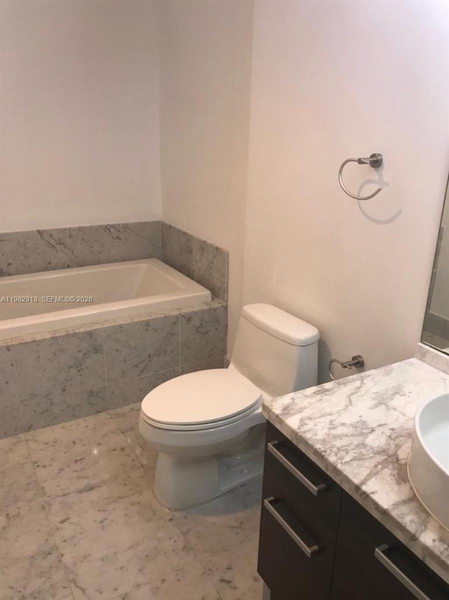 244 Biscayne Blvd # 3305