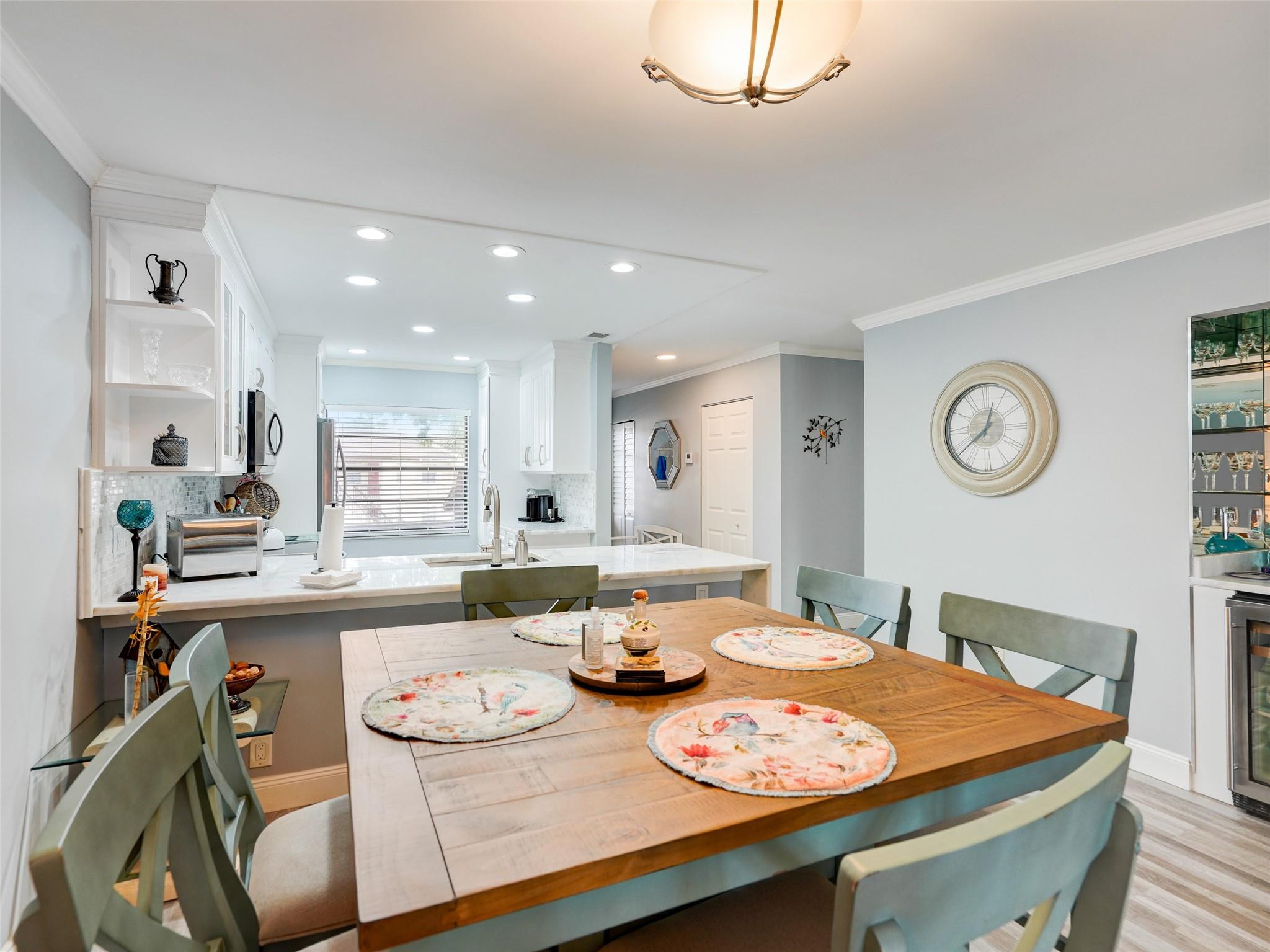 9261 Vista Del Lago 19F