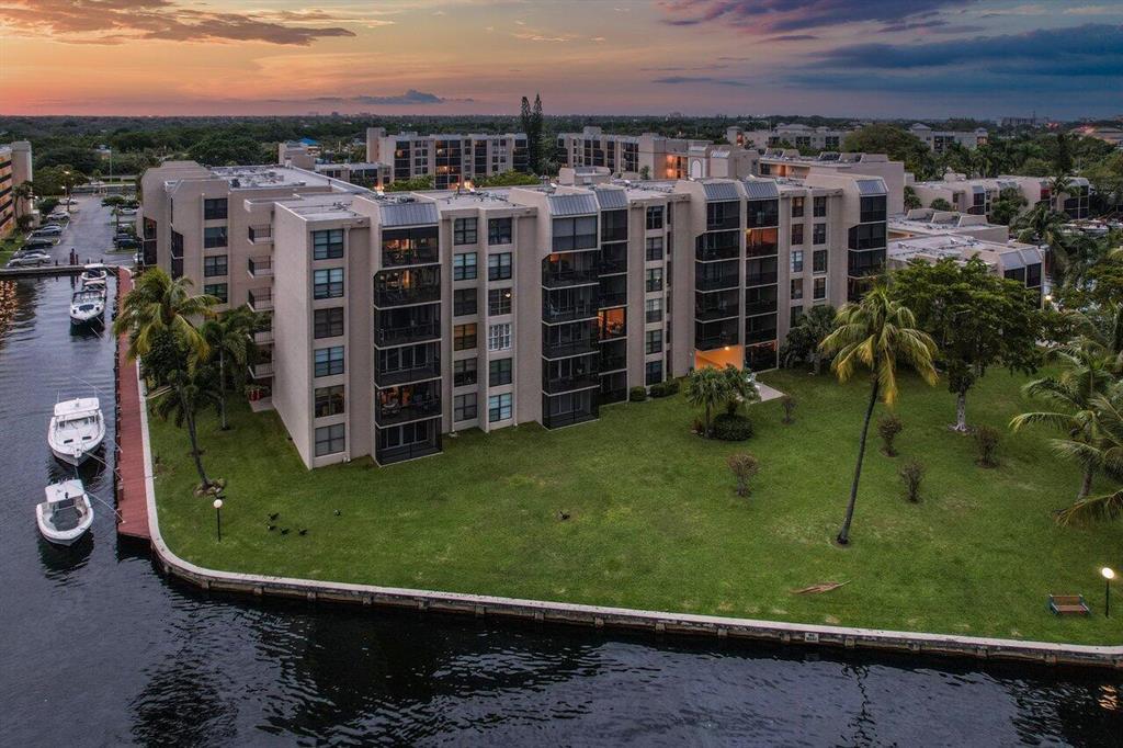 7 Royal Palm Way Unit 408