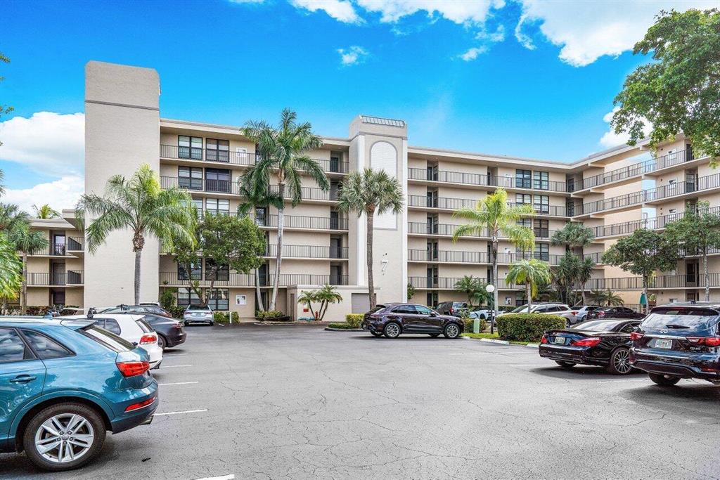 7 Royal Palm Way Unit 408