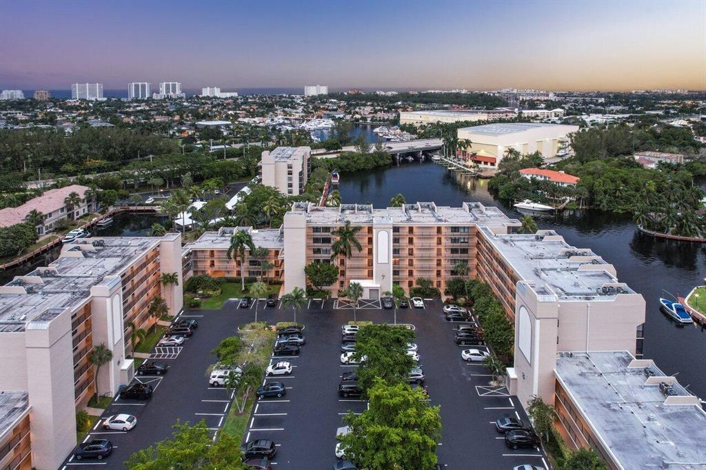 7 Royal Palm Way Unit 408