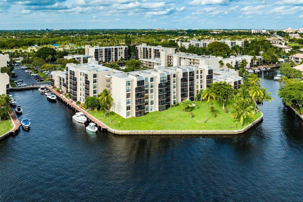 7 Royal Palm Way Unit 408