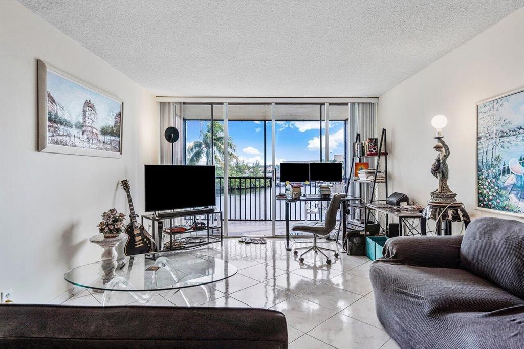 7 Royal Palm Way Unit 408