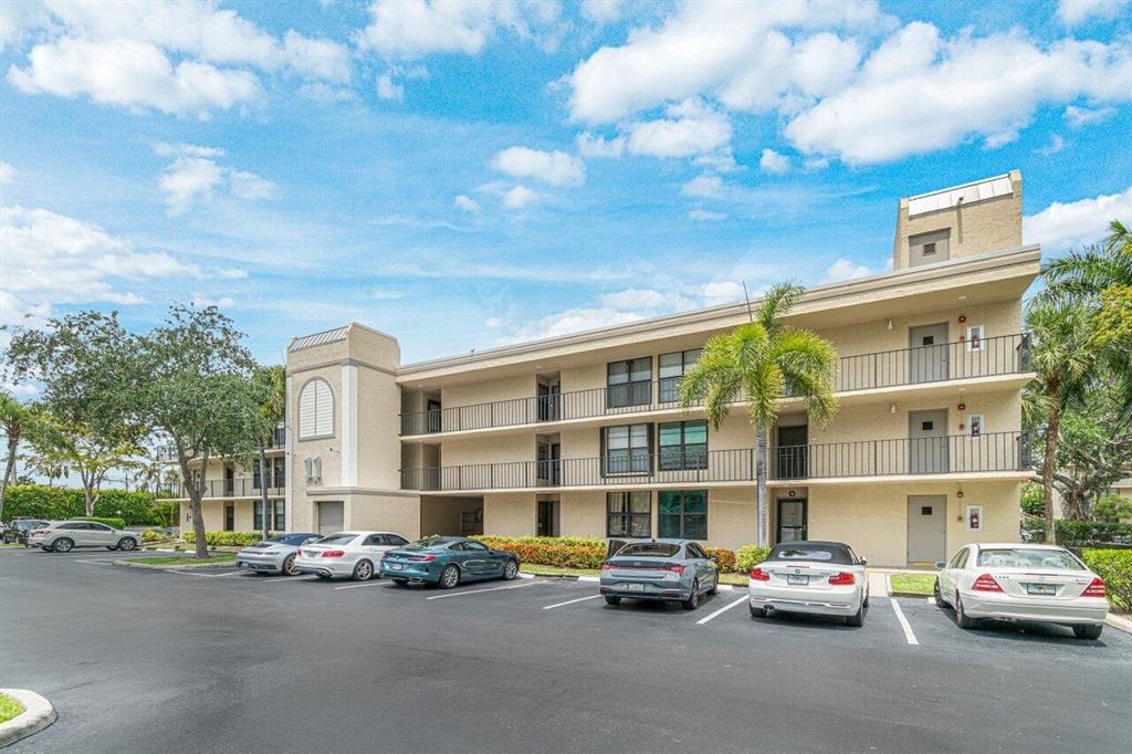 11 Royal Palm Way Unit 203